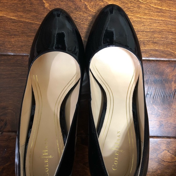 Chelsea Pump in Black Patent Leather - Picture 2 of 4